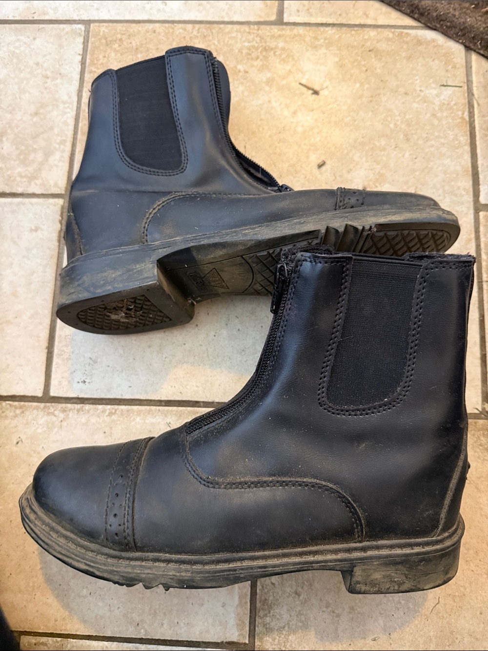 EUC tuff rider Black kids paddock boots with zip